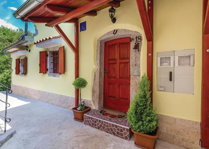 Awesome Home In Moscenicka Draga